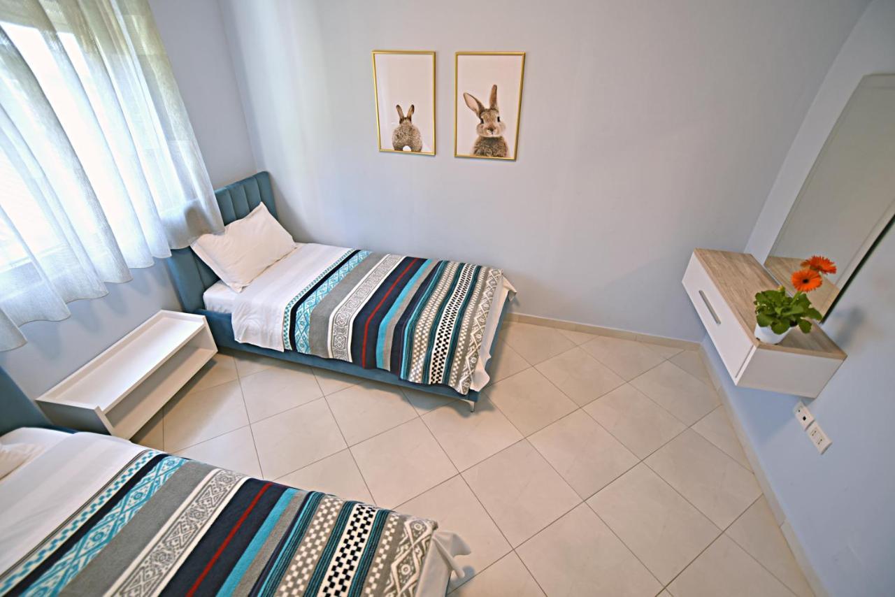 Sunrise Suites Vlorë Esterno foto