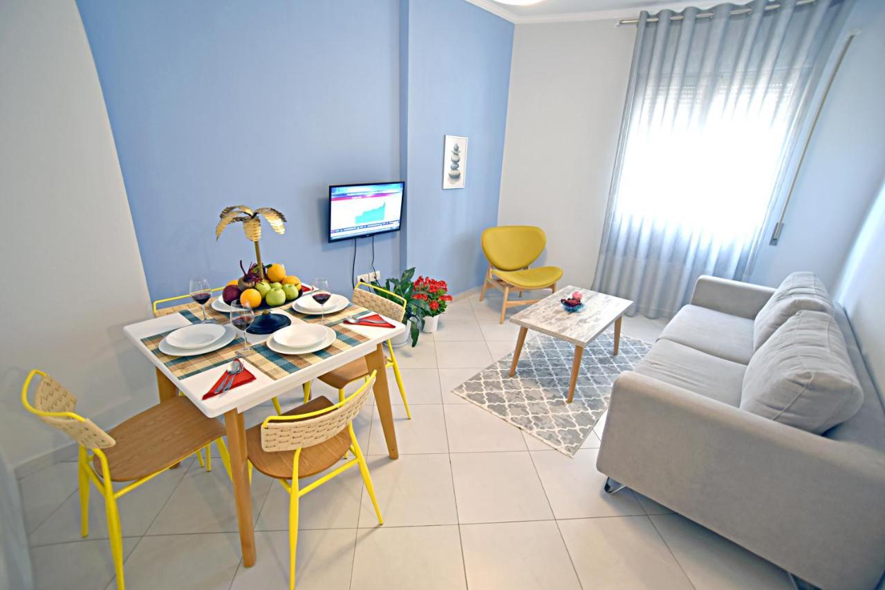 Sunrise Suites Vlorë Esterno foto