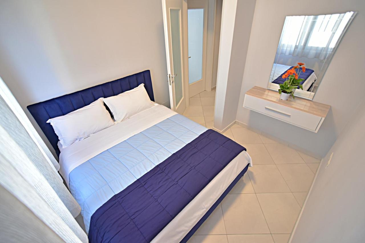 Sunrise Suites Vlorë Esterno foto