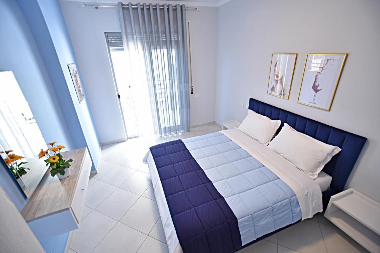 Sunrise Suites Vlorë Esterno foto